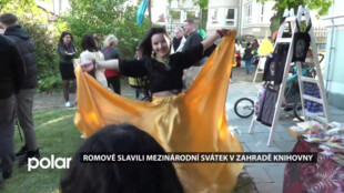 Romové slavili svůj mezinárodní svátek v zahradě knihovny