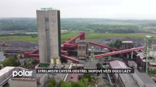 Střelmistr už připravuje nálože pro odstřel skipové věže Dolu Lazy v Orlové